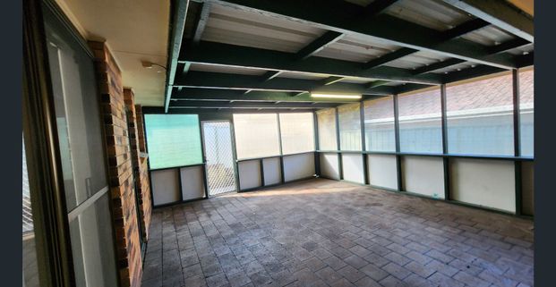 Single Level Home - Photo 1