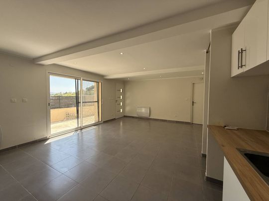 A louer maison 3 pièces de 66 m² avec terrasses secteur Vallon des gages 13190 Allauch - Photo 1