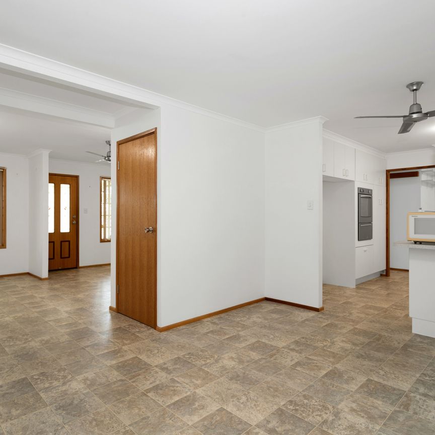 Charming three-bedroom home - Photo 1