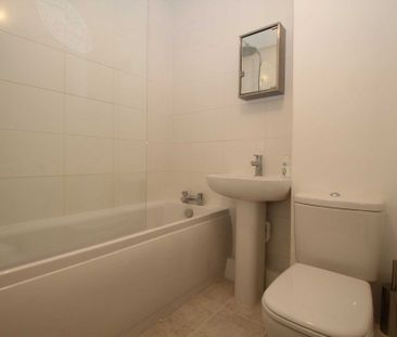 2 bed Flat for rent - Photo 6