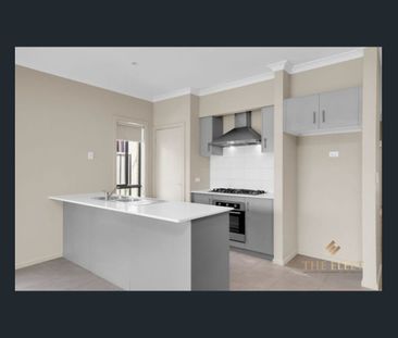 Prime Tarneit Living - 3 Bedrooms, Study, 3 Living Areas & More - Photo 5