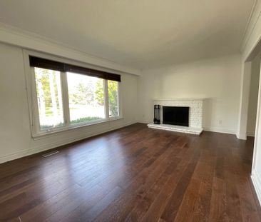 For Lease - 326 Rupert Avenue, Whitchurch-Stouffville, Ontario - Photo 1