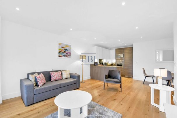 4 Aurora Point, Plough Way, SE16 7FQ - Photo 1