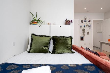 Studio to rent - Photo 2