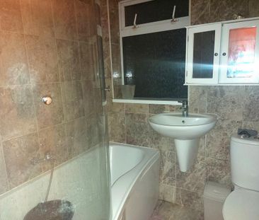 4 bedroom terraced house to rent - Photo 6