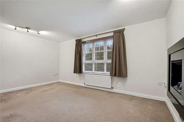 The Worcestershire, St. Andrews Road, Droitwich Spa, Worcestershire, WR9 - Photo 1