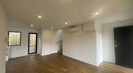 C/514 Swanson Road - Charming 3-Bedroom Home for Rent - Photo 5