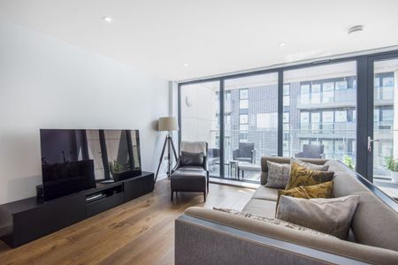 Hawthorne Crescent, Greenwich, SE10 - Photo 2