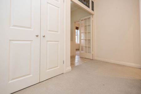 2 bed flat to rent in Burnaby Road, Bournemouth, BH4 - Photo 3