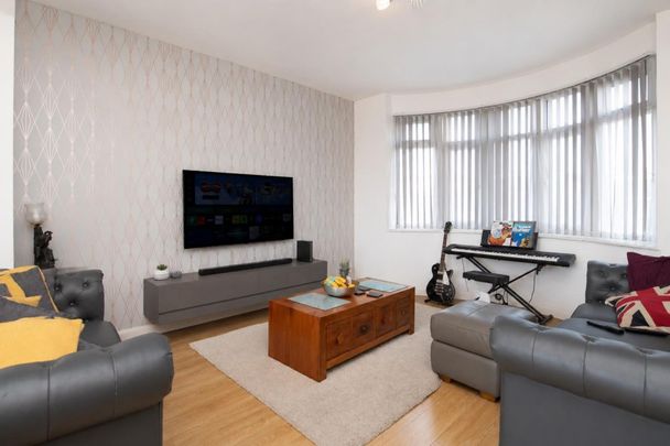 3 bed House - Semi-Detached To Let - Photo 1