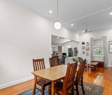 BEAUTIFUL HOUSE TO IMPRESS!! 3x Air condition / Large shed / Fire P... - Photo 4