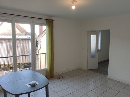 Appartement - 3 pièces - 55 m² - Argenton-sur-Creuse - Photo 4