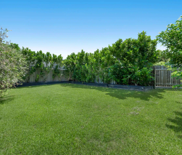 Family-Friendly Bayside Living with Space, Style & Comfort - Photo 5