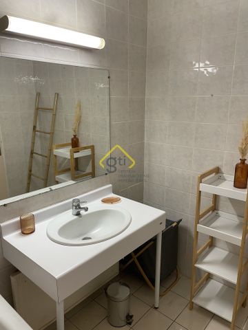 Location Appartement 2 pièces 65m² ST DENIS 97400 - Photo 5