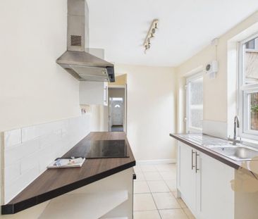 3 bedroom terraced house to rent - Photo 6