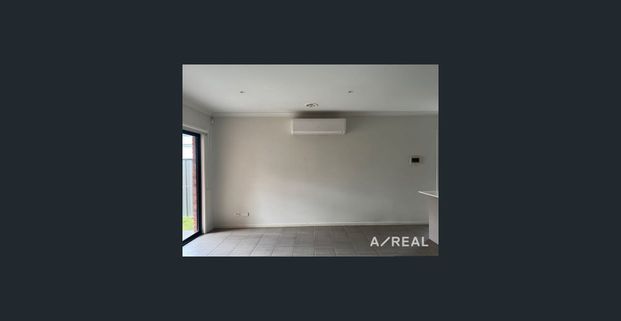 Make this house your home! - Photo 1