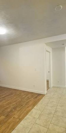 Large 1 bed 1 bath apartment available Immediately! - Photo 1