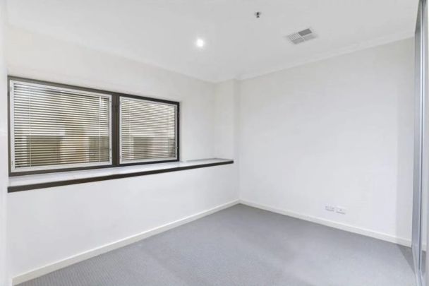 SPACIOUS 2 BEDROOM APARTMENT IN THE HEART OF CBD - Photo 1
