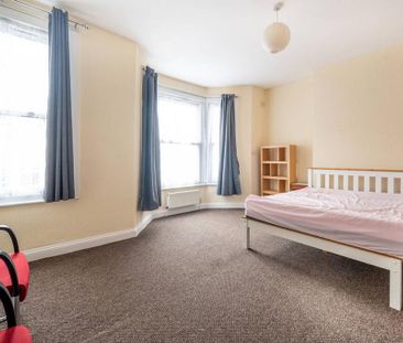 4 bedroom terraced house to rent - Photo 1