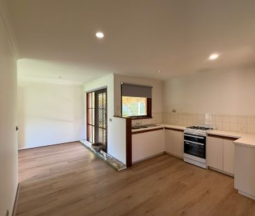 5 Camdale Close, Hampton Park VIC - Photo 3