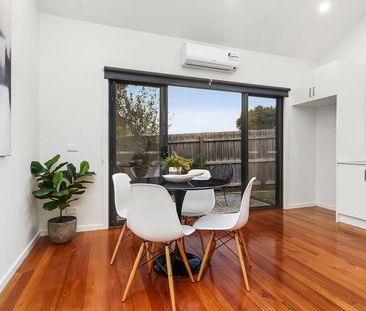 2/58 Elder Street, Watsonia VIC 3087 - Photo 3