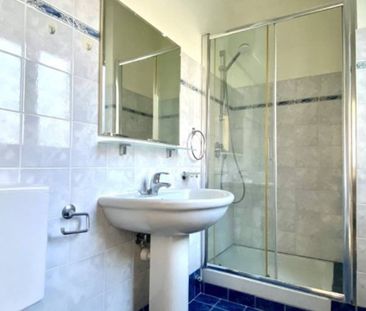 Location Appartement T5 - Photo 3