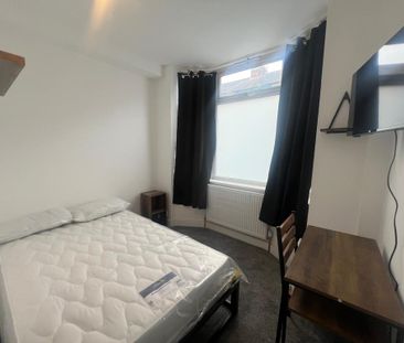 4 bedroom house share to rent - Photo 3