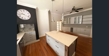 STYLISH 2 BEDDER STEPS FROM THE PARK AND THE NEW GRAFTON POOL - Photo 5