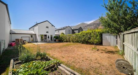 3 Bedroom, 2 Bathroom Townhouse in Lake Hayes Estate - Photo 4
