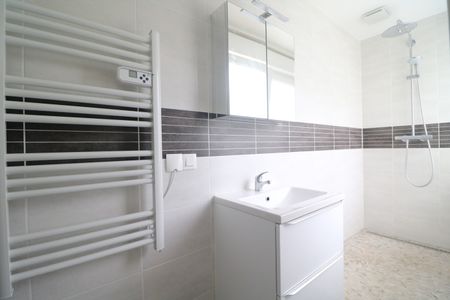 NILVANGE – Maison mitoyenne – 5 pièces – 3 chambres – Un bureau – Terrasse – Jardin – Cave - Photo 3