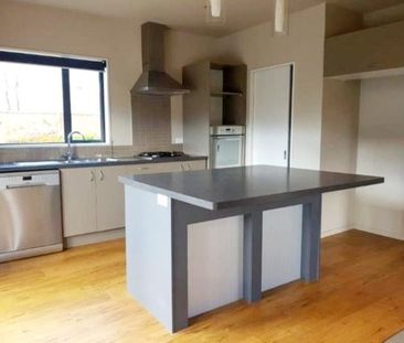 Room for Everyone – Spacious 5-Bedroom Home in Templeton - Photo 6