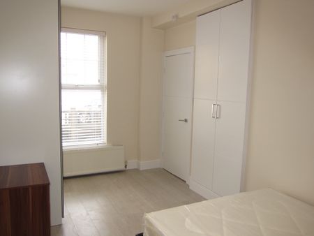 1 Bed Flat, Vant Road, SW17 - Photo 5