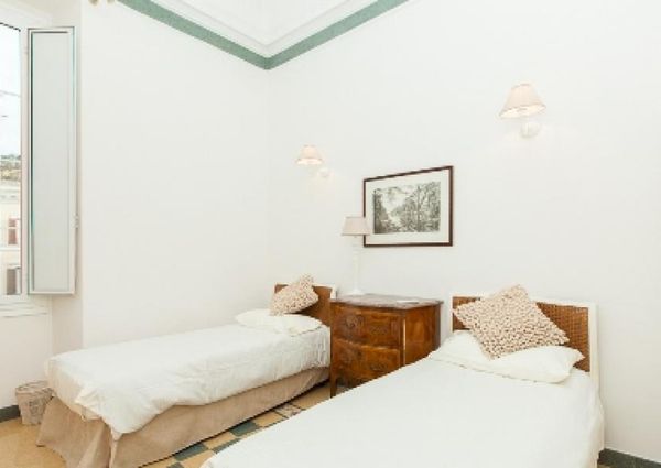 Center-Historic Jewish Quarter: Elegant apartment situated in beautiful Palazzo Nobiliare. Entrance, spacious living with original wood frescoed ceilings, large modern dining and kitchen, 4 bedrooms, 4 Baths, small terrace. #1527