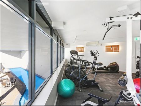 Riverfront Villa with Courtyards & Balcony - Photo 2