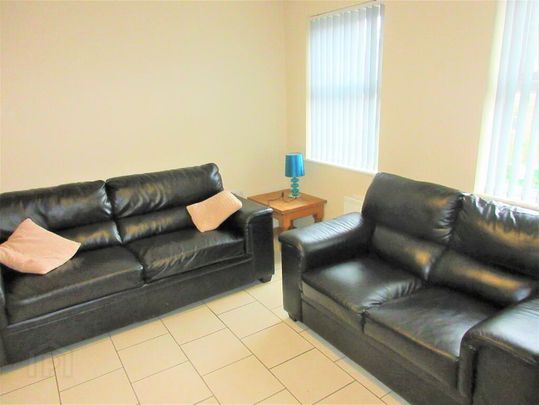 Great Apartment, 165c University Street, Queens Quarter, Belfast, BT7 1HR - Photo 1