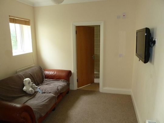 2 bedroom house share to rent - Photo 1