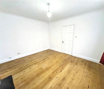 2 bedroom maisonette to rent - Photo 2