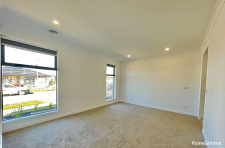 Beautiful 4 Bedroom house in Clyde! - Photo 3