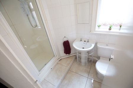 135 West Parade - Photo 3