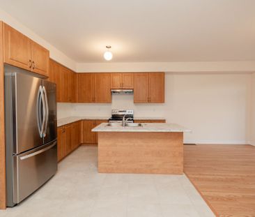 For Lease - 45 Tamworth Terrace, Barrie, Ontario - Photo 3