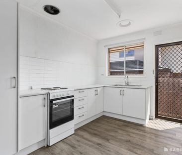 Stylish & Modern Unit in Prime Ringwood Location - Photo 5