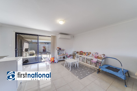 Modern Family Living - Photo 2