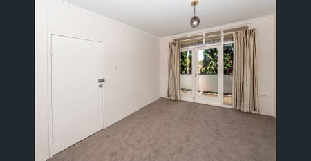 CENTRAL ONE BEDROOM APARTMENT - Photo 4