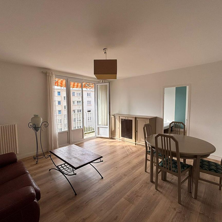 Location Appartement 4 pièces 77m² - Photo 1