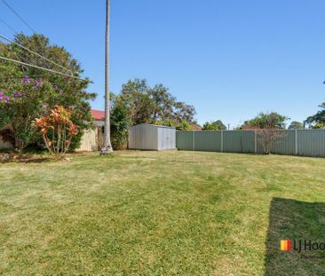 Spacious Five-Bedroom Family Home in Sought-After Location - Photo 6