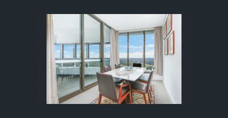 Stunning unfurnished 3-Bedroom Apartment with Spectacular City Views - Photo 4