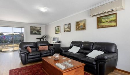 Amazing Willetton location house rental - Photo 2