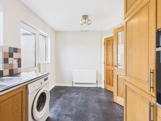 270 Beersbridge Road, Belfast, BT5 4RZ - Photo 1