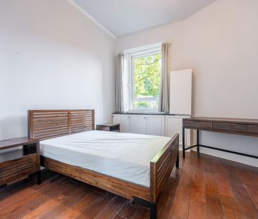 Flat G-2 Cartside Drive - Photo 3