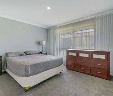 "Modern & Sleek" - Photo 2